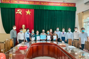 tặng-sổ-tiết-kiêm